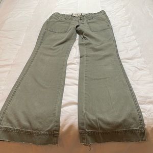 Vintage Abercrombie low rise green pants. Size 2.